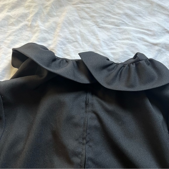 Vintage 80s Black Long-sleeve Blouse with Ruffled collar and sleeves - Sz M - Picture 3 of 8